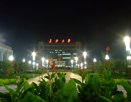 长安大学夜景图