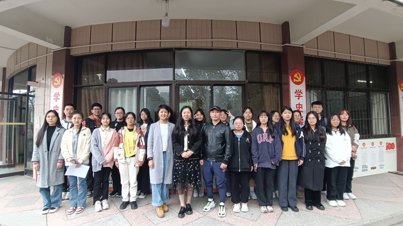 四川省人民医院老年医学中心团总支来乐山师范学院做志愿服务经验交流